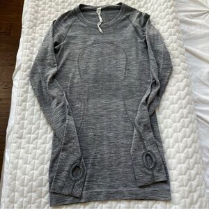 Lululemon Swiftly Tech Long Sleeve Crew Shirt Women's Size 2 Heathered Gray